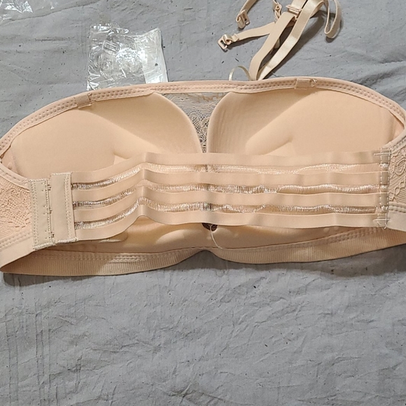 NWT Convertable Bra - Picture 2 of 2